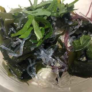 海藻と豆腐のサラダ